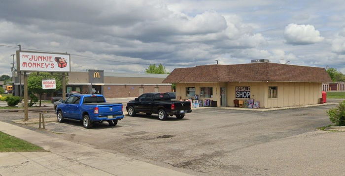 Dawn Donuts - 3411 Saginaw Rd -  Burton Mi 48529 (newer photo)